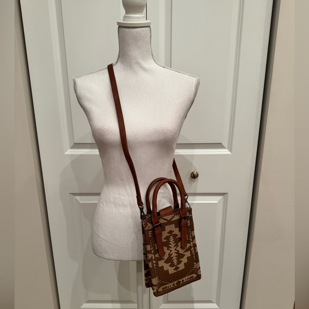 NWT Wrangler - Brown Patterned Crossbody Women's Bag